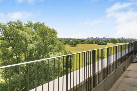 Northwick Parkside Balcony Image