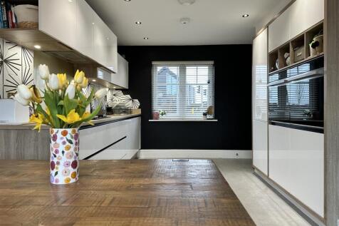 Stylish Modern Kitchen 213