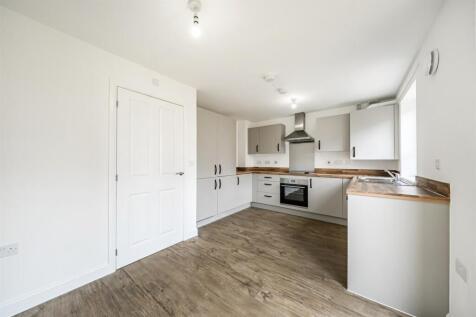 3 bedroom Semi Detached House in Talisker Road, Aylesford photo 4