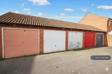 Garage &amp; Extra Parking