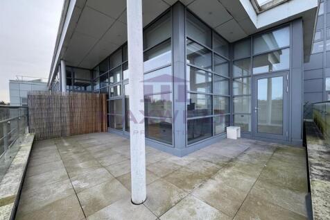 2 Bed two bath flat to rent in Harlow, Maxwellprop