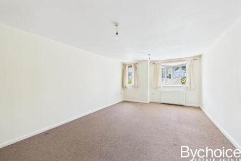 CAM05454G0-PR0180-STILL003