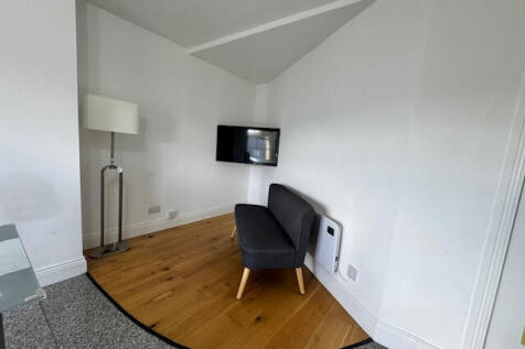 No Deposit Option, High Street, Deal, Kent CT14 7AA photo 3