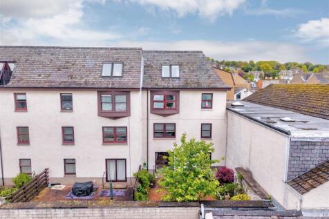 Flat 11 Brochtie Court 52 Fort Street BF-13.jpg