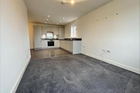 Longe, dining, kitchen.jpeg