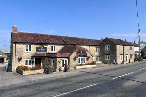 CROWN INN FRONT PIC 1.jpg