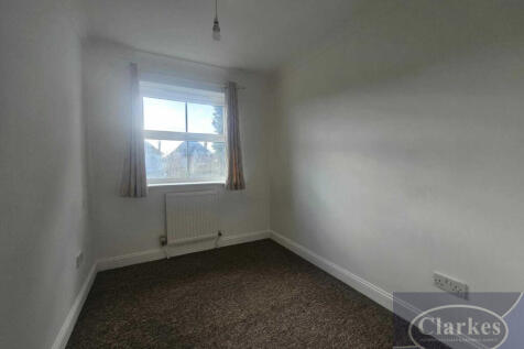 127 Richmond Park Road, Charminster, Dorset photo 5