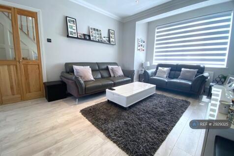 New Road, London, E4 photo 3