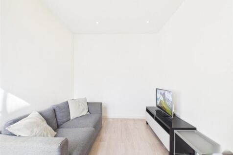 1-bed flat on Pelham House, Hornchurch, RM12, £1,450/mo