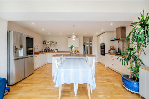 Kitchen/Diner/Family