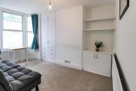 Palmerston Street, Bedford photo 4