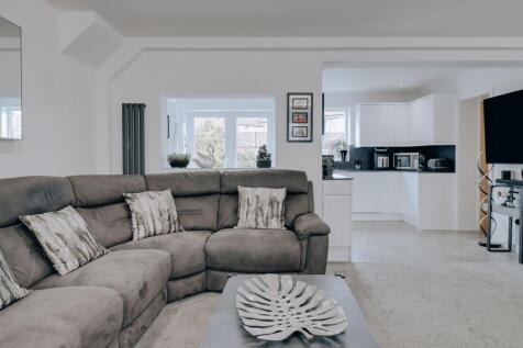 Open-plan living area #3