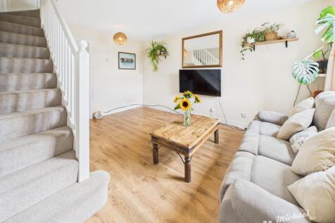 CAM02773G0-PR0329-STILL007