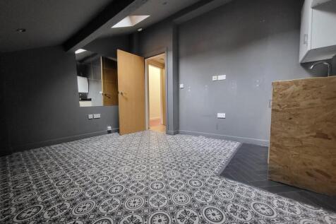 main room 2.jpg
