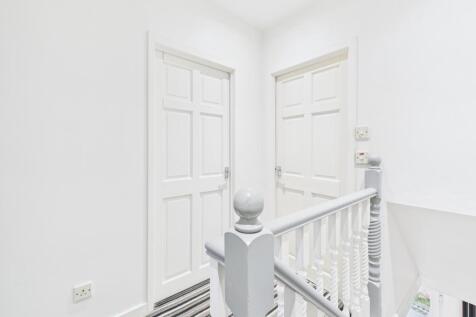 CAM03729G0-PR0141-STILL029