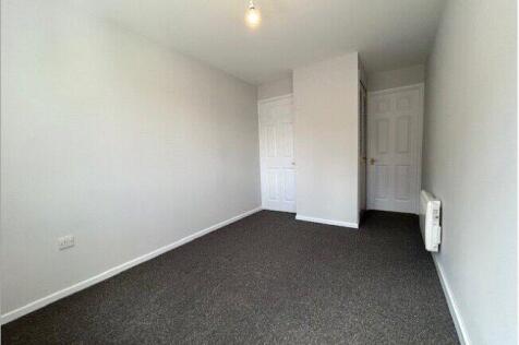 Cleves Court, Firs Avenue, Windsor, SL4 photo 4