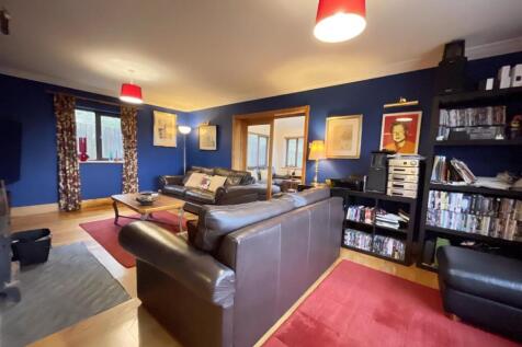 Fron Briallen Lounge pic 1.jpg