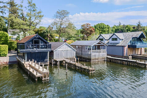 Lakeside boathous...