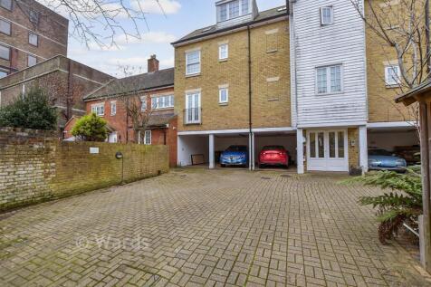Driveway/Parking