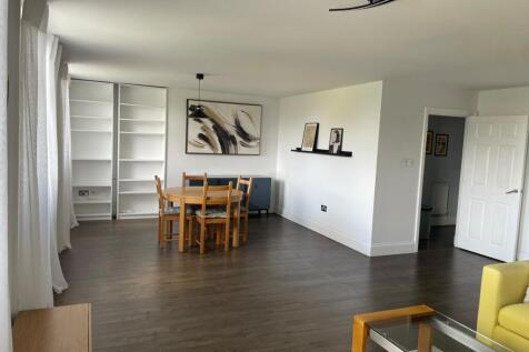 7 The Town House, Kenilworth Road photo 2