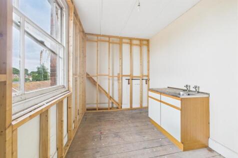 15 Eastover, Bridgwater, Somerset TA6 5AG | Freeho