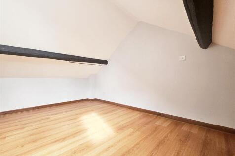 Bedroom 2a.jpg