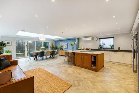 Kitchen/Breakfast Rm