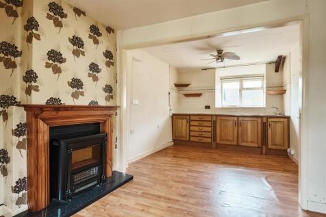 Living Room / Kitchen