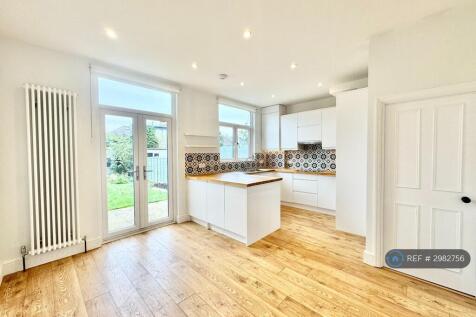 Bright &amp; Airy With Double Doors To Private Garden