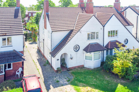 Leeds, LS17 - property photo