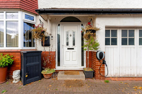 9 WARDELY ROAD-1.jpg
