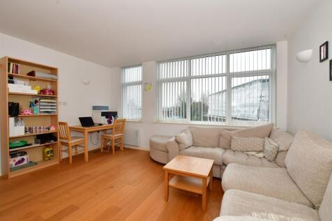 Living Room 2.jpg