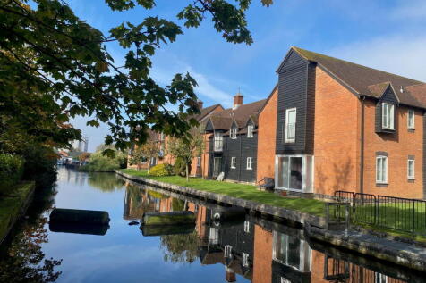 2 Bedroom Flat in RG14 5QW