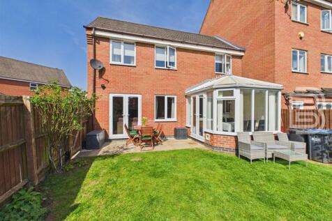 Rear Garden (1).jpg