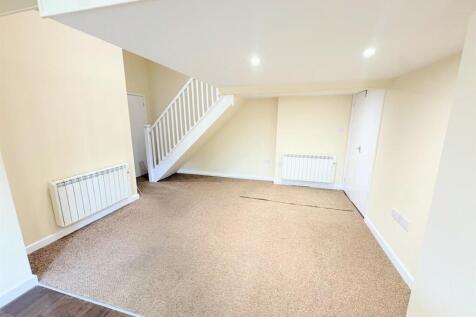 108 Brettell Lane, Stourbridge photo 5