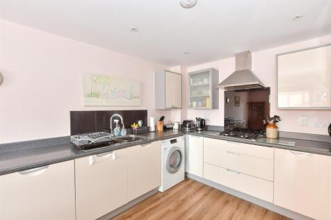 Kitchen/ Dining Room