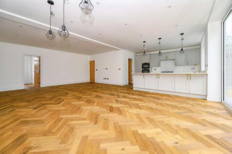 Lounge/Kitchen/Dinin