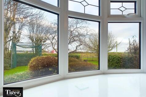 CAM02176G0-PR0427...