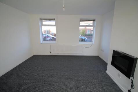 Hampshire Gardens, Wallsend, North Tyneside photo 4