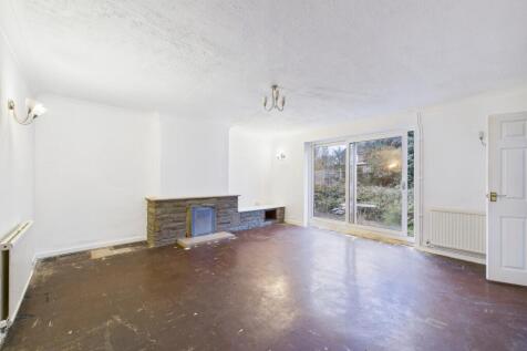 CAM04018G0-PR0420-STILL004