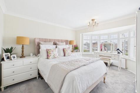 CAM03162G0-PR0284-STILL004