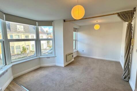 6c Trevose Avenue Lounge