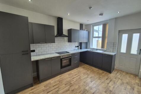 Kings Road, Ashton-Under-Lyne photo 3
