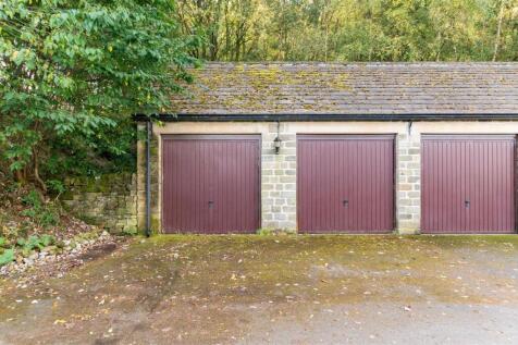 DOUBLE GARAGE