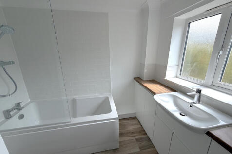 Willow Crescent, Newmarket, Suffolk photo 4