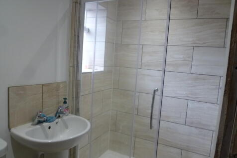 Bathroom.JPG