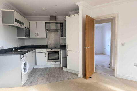 8, Salisbury Road, DT11 photo 5
