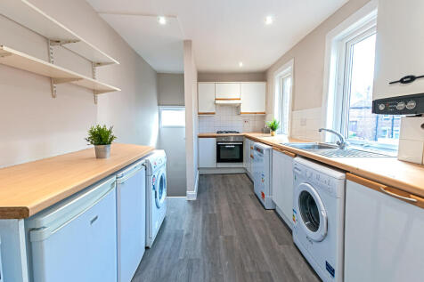 48 Ashleigh Grove, Jesmond photo 3