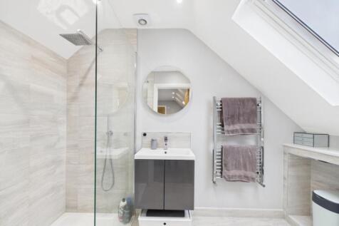 Bedroom 5 En-Suite Bathroom