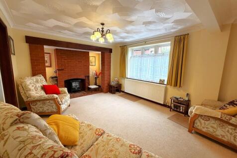 LIVING ROOM 1